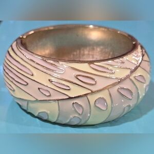 Nordstrom Sequin Mosaic Style Pastel Enamel Bangle – Gold-Tone Hinged NWOT